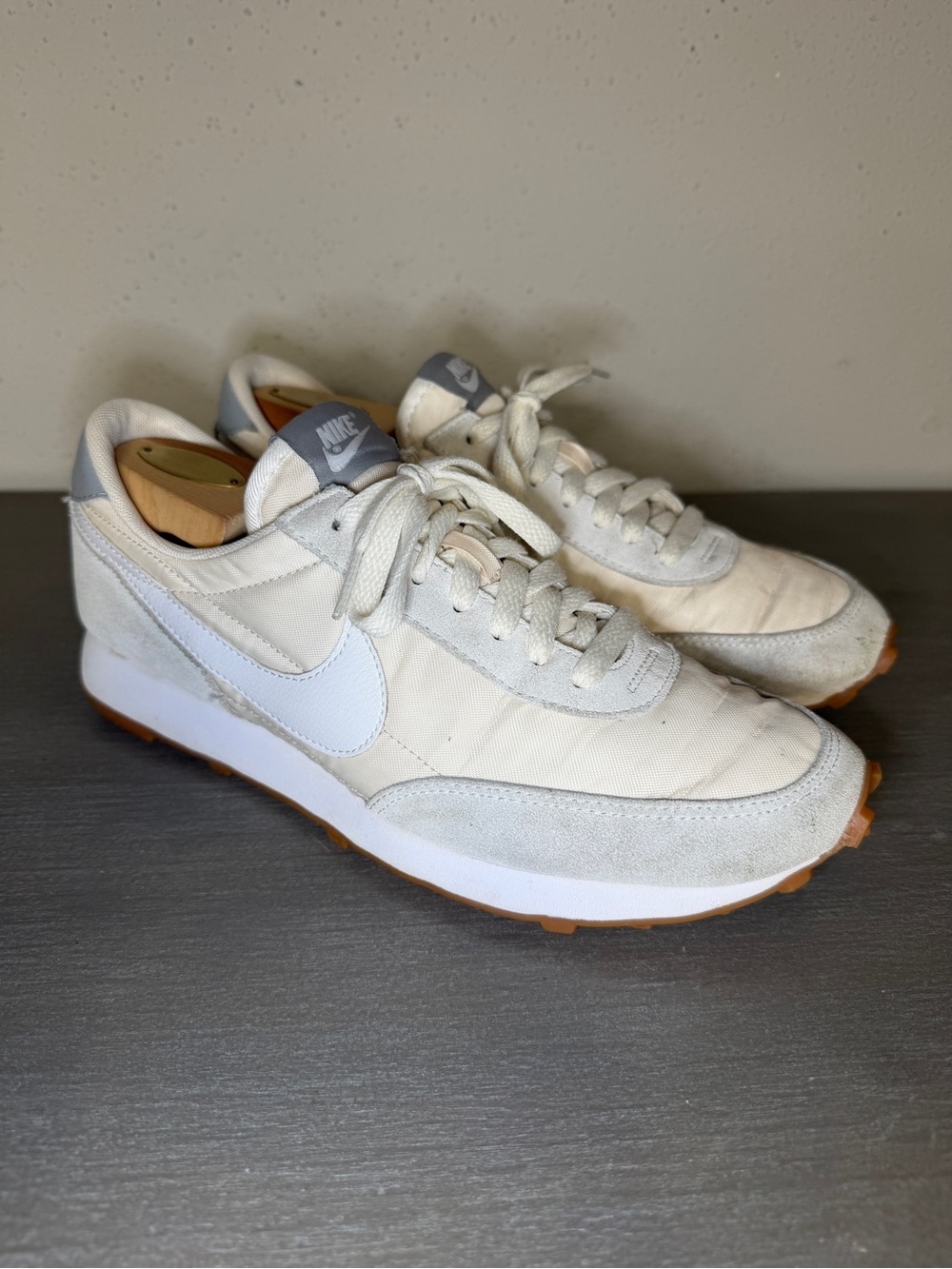 Nike Daybreak Pale Ivory Gray Womens Size 9 Walking Running Shoes Sneakers